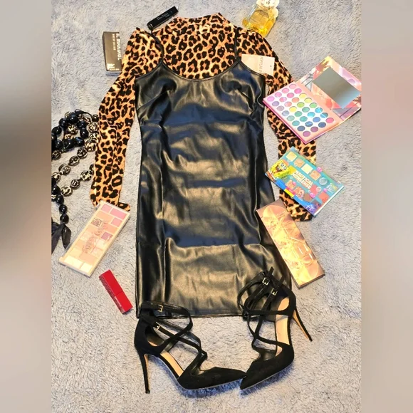Beautiful black dress in leopard print 2-piece size Small - Picture 5 of 5